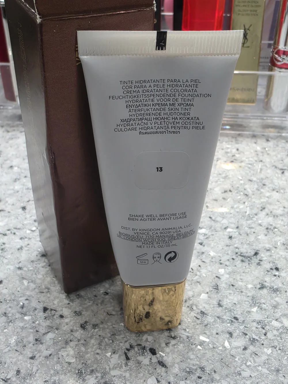 Hourglass buildable hydrating